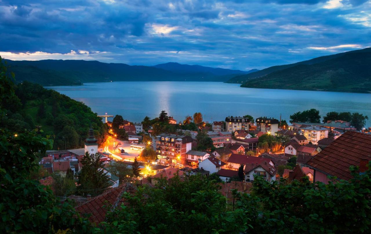 Apartman Julija Donji Milanovac Luaran gambar