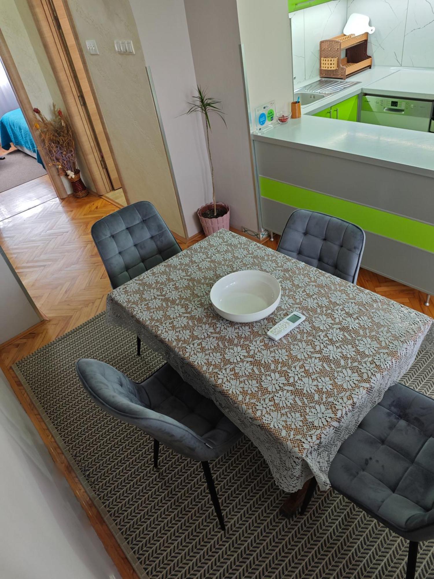 Apartman Julija Donji Milanovac Luaran gambar