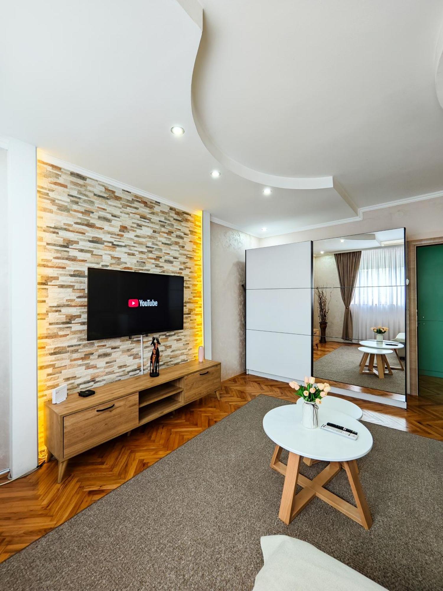 Apartman Julija Donji Milanovac Luaran gambar