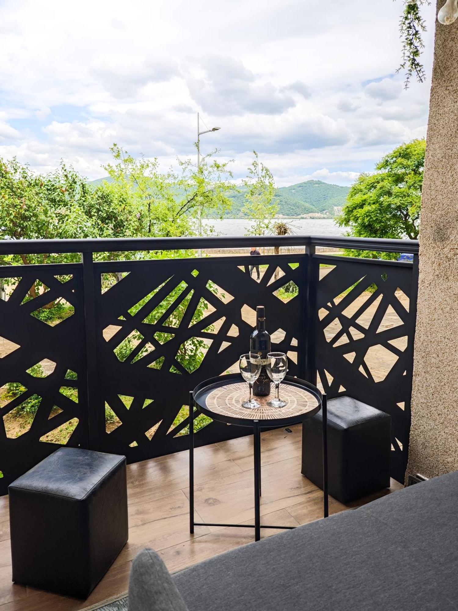 Apartman Julija Donji Milanovac Luaran gambar