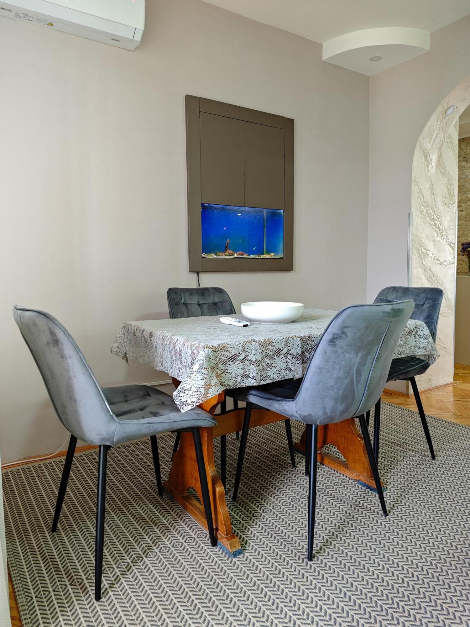 Apartman Julija Donji Milanovac Luaran gambar