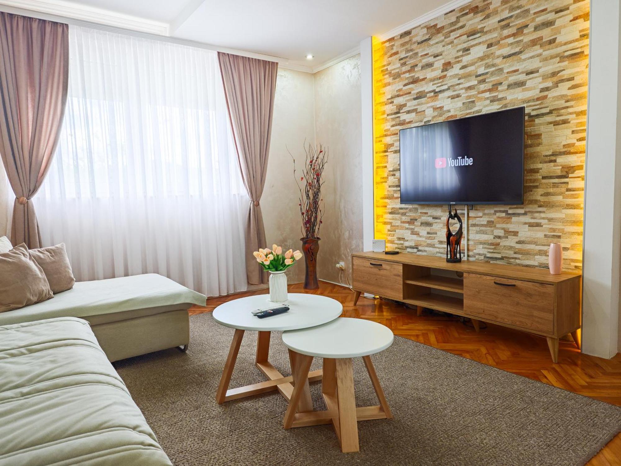 Apartman Julija Donji Milanovac Luaran gambar