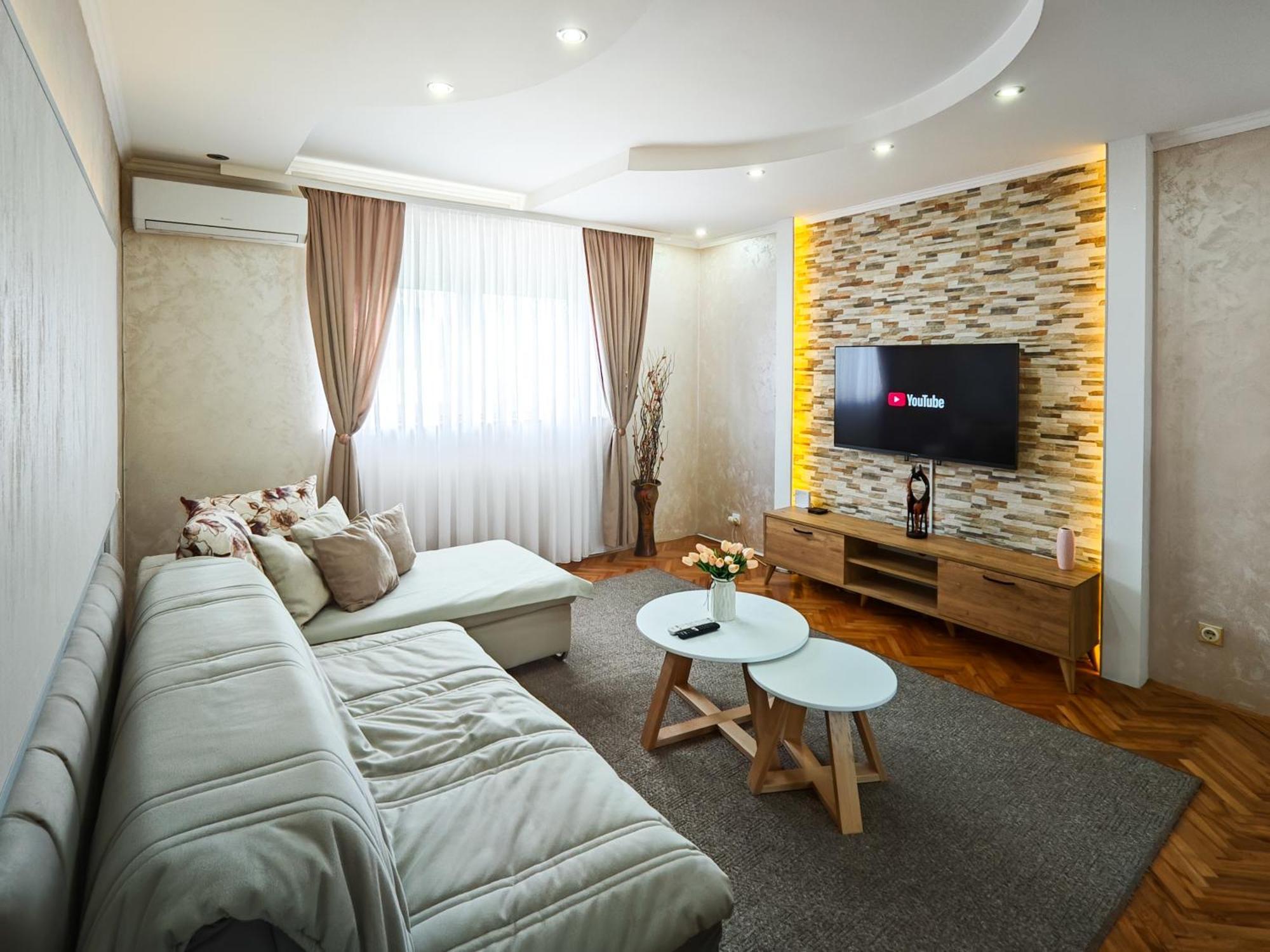 Apartman Julija Donji Milanovac Luaran gambar