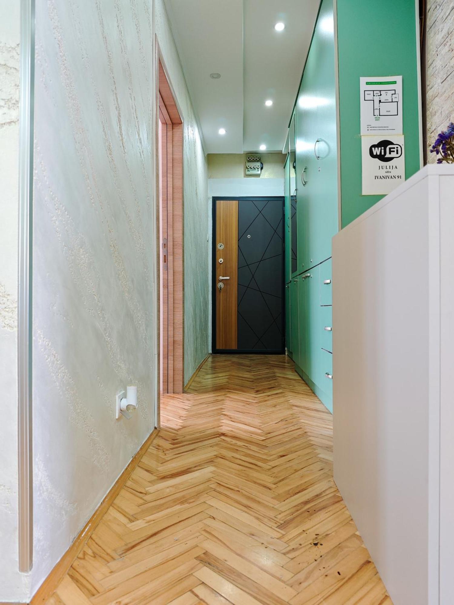 Apartman Julija Donji Milanovac Luaran gambar