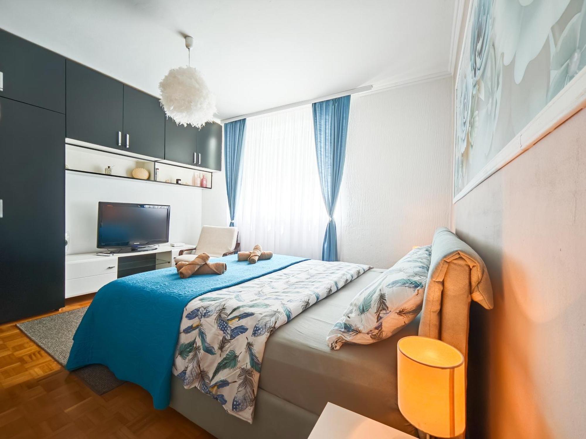 Apartman Julija Donji Milanovac Luaran gambar